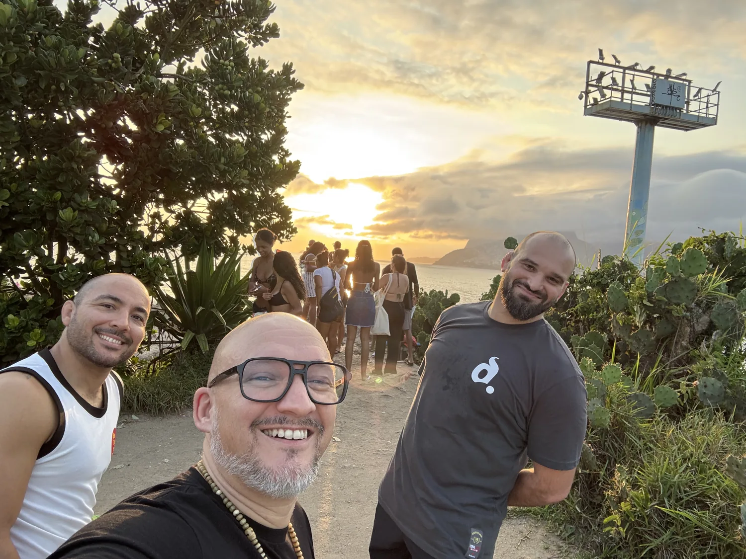 Gemeinsam unterwegs in Rio bei Sonnenuntergang.